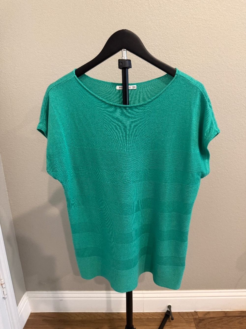 Green stripe texture lightweight sweater size medium